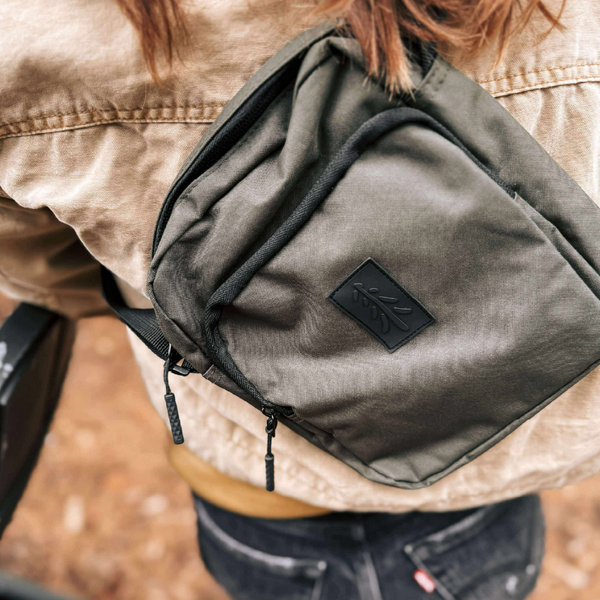 Traveler Crossbody